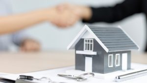 tips for staging a house to sell
